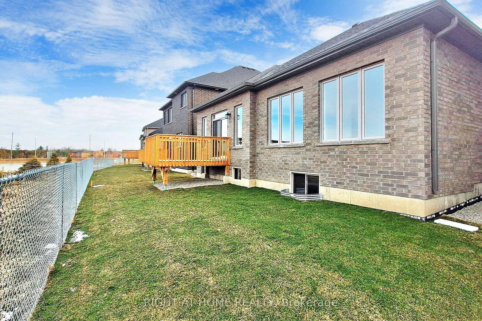Listing Image 43