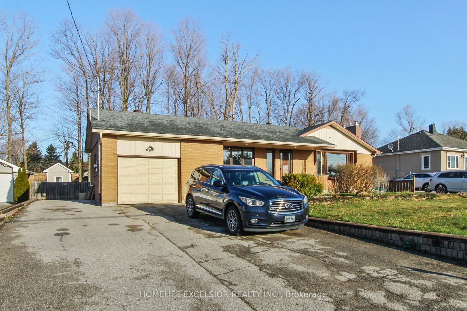 Detached House for sale at 823 Essa Road, Barrie, Holly, L4N 9G5 - MLS: S12080431