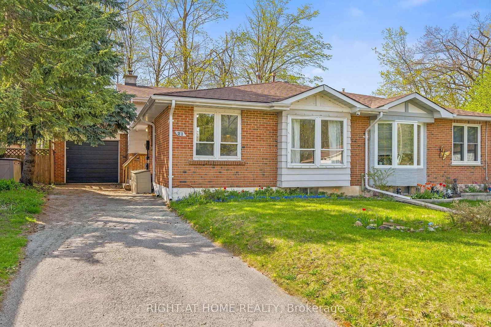 Semi-Detached House for sale at 21 Ashdale Court, Barrie, Cundles East, L4M 5B5 - MLS: S12082592