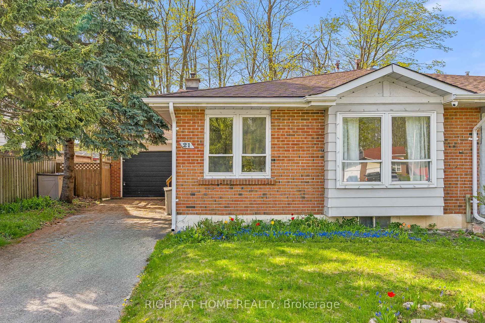 Semi-Detached House for sale at 21 Ashdale Court, Barrie, Cundles East, L4M 5B5 - MLS: S12082592