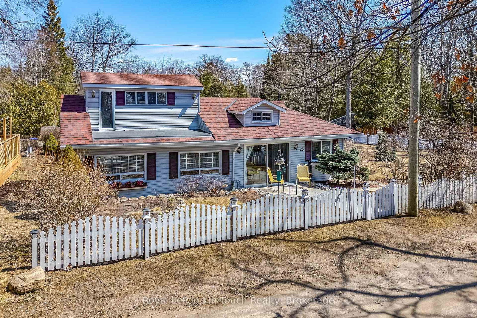 Detached House for sale at 25 Yarwood Road, Tiny, Rural Tiny, L0L 2J0 - MLS: S12084008