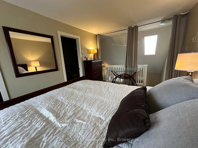 200 ESCARPMENT Cres, Collingwood, L9Y 5B4 | Image 3