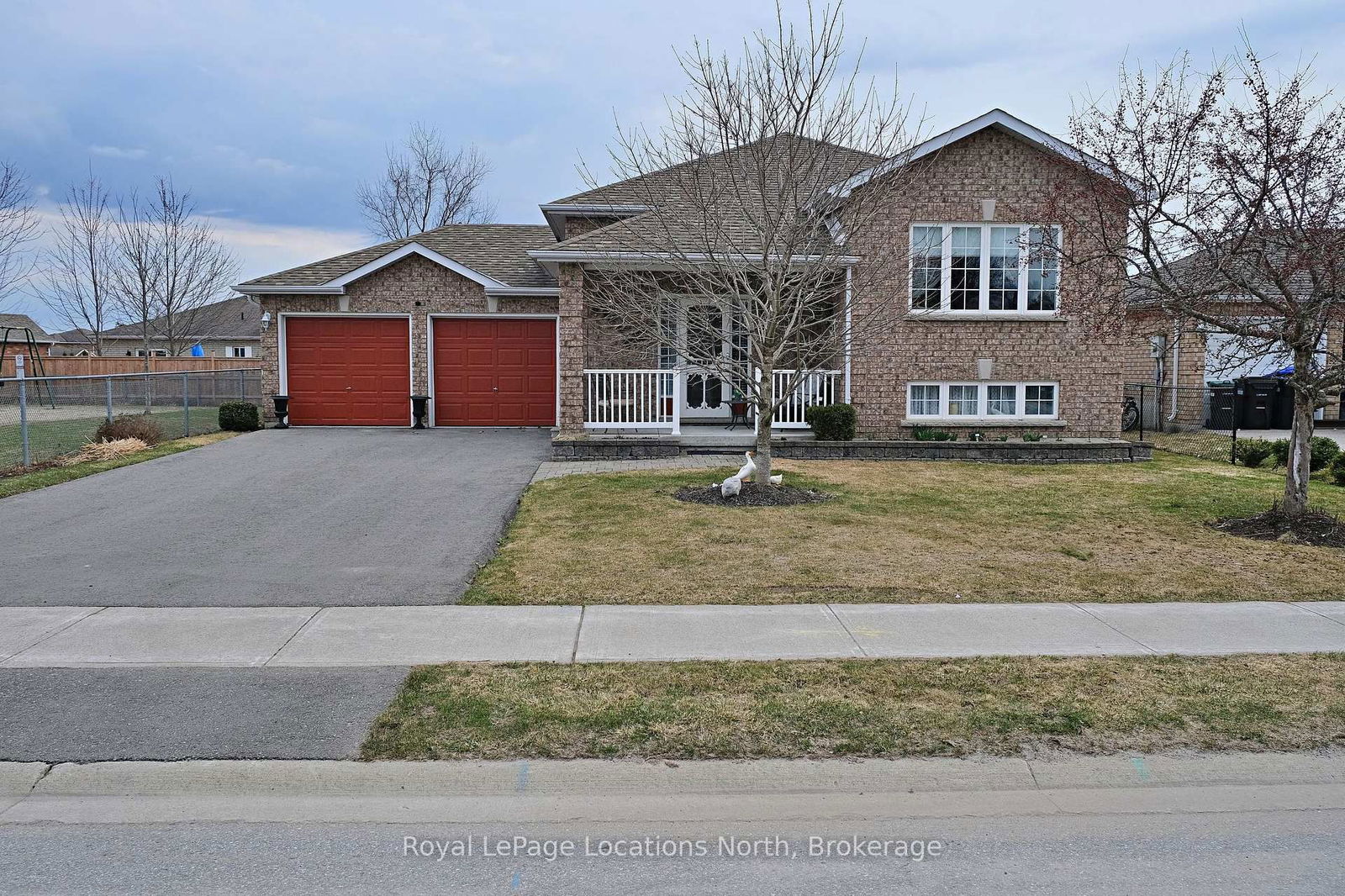 Detached House sold at 19 Whitfield Crescent, Springwater, Elmvale, L0L 1P0 - MLS: S12085441
