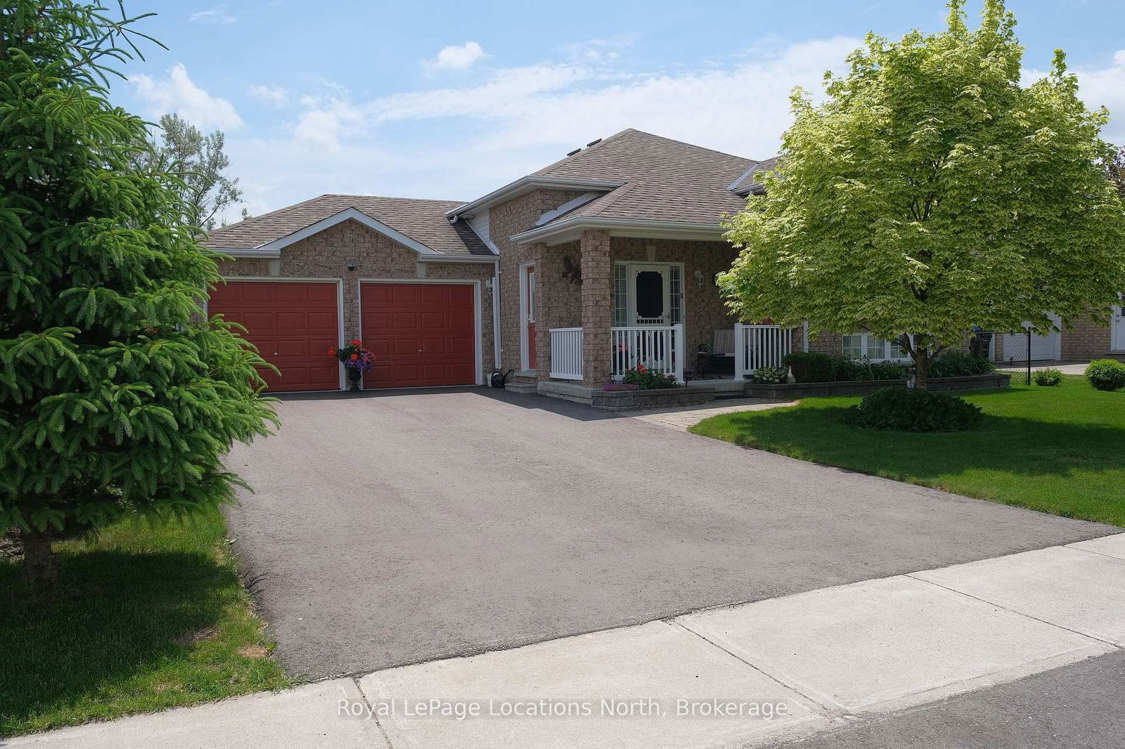 Detached House sold at 19 Whitfield Crescent, Springwater, Elmvale, L0L 1P0 - MLS: S12085441