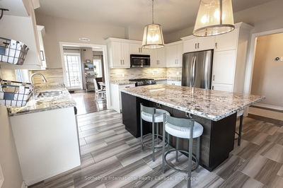 17 Mair Mills Dr, Collingwood - Collingwood image-0-1