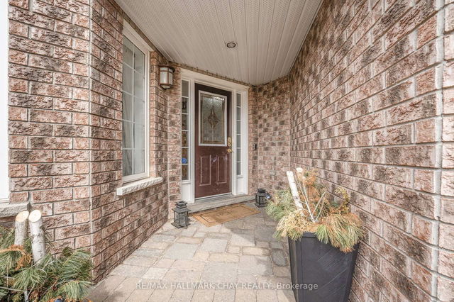 125 Monique Crescent