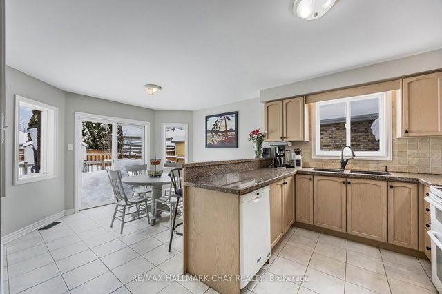 125 Monique Crescent