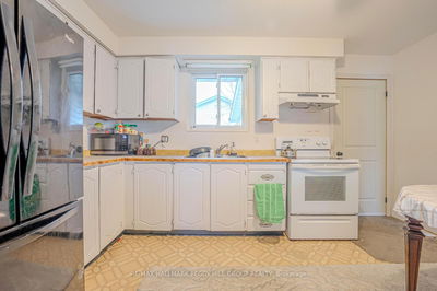 203 Phillips St, Barrie - Ardagh image-0-3