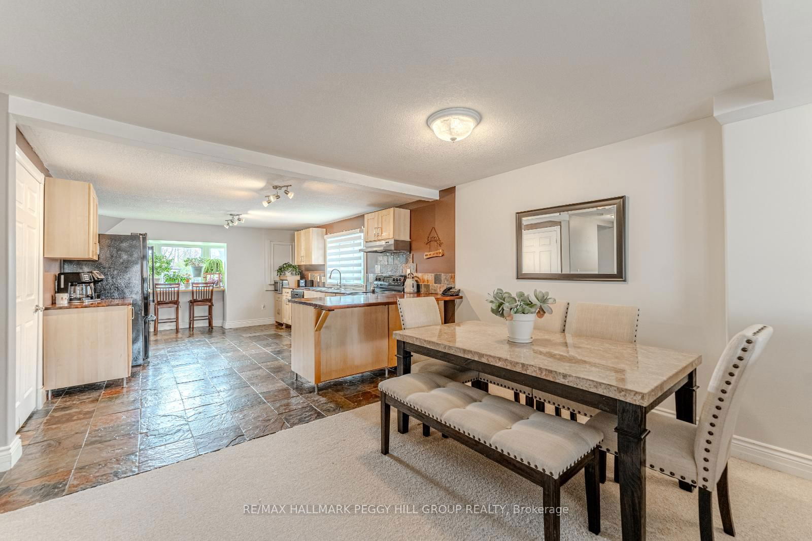Detached House for sale at 20 Ferris Lane, Barrie, Cundles East, L4M 2X7 - MLS: S12088652