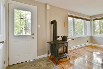 98 Lakeshore Rd, Oro-Medonte - Rural Oro-Medonte image-0-2