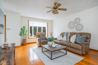 381 Zoo Park Rd, Wasaga Beach - Wasaga Beach image-0-3