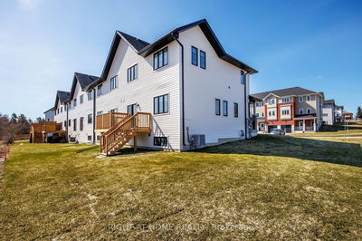 52 Lahey Cres, Penetanguishene - Penetanguishene image-0-2