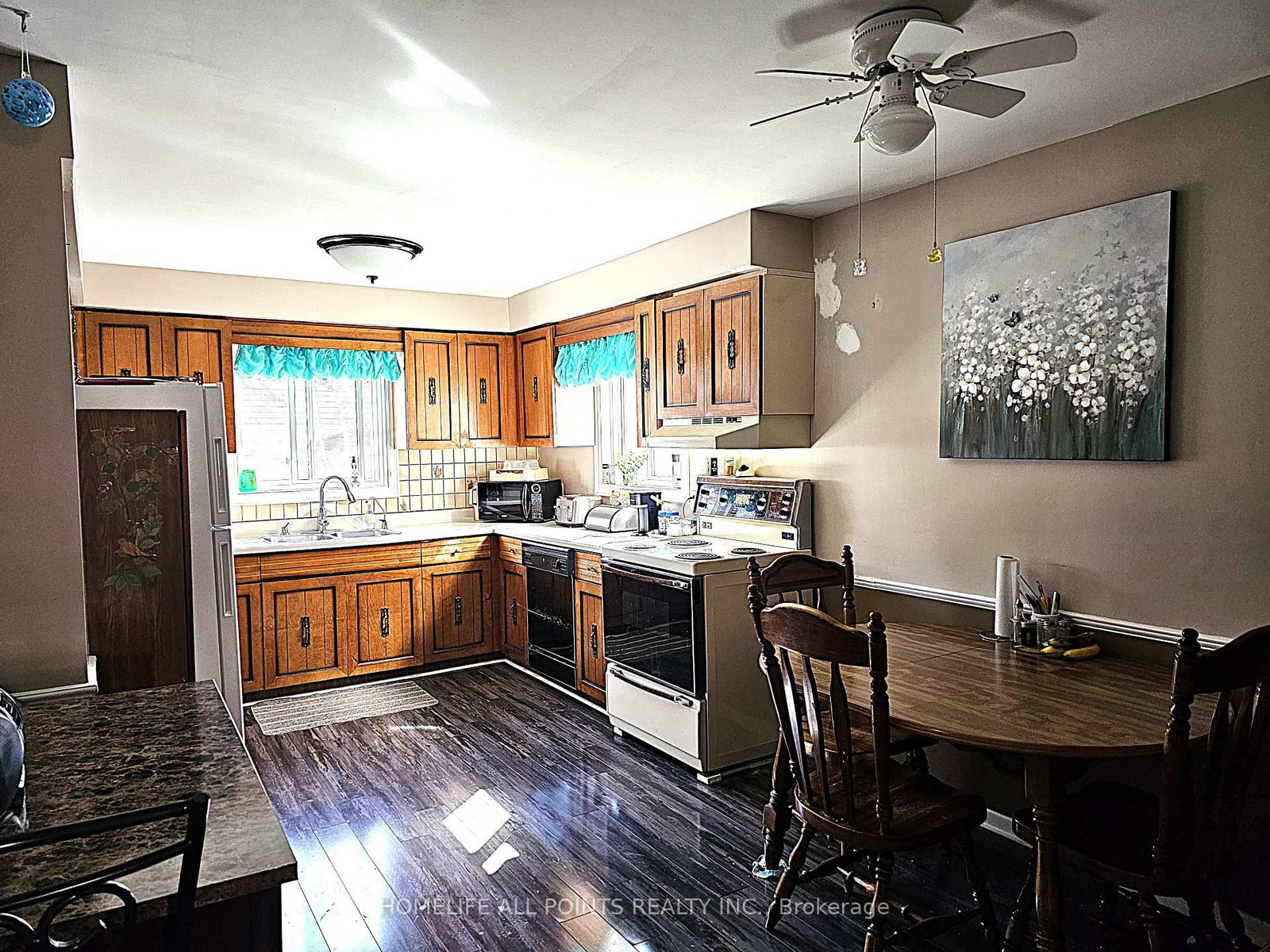 Listing Image 7