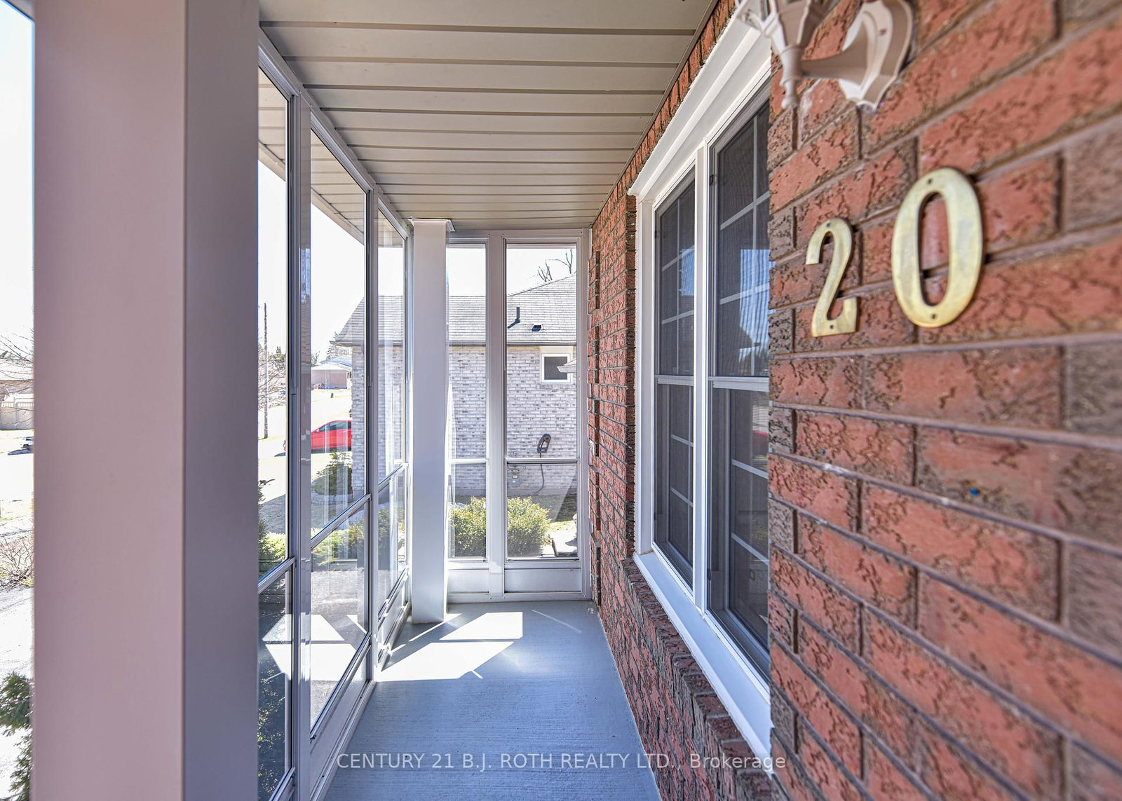 Listing Image 4