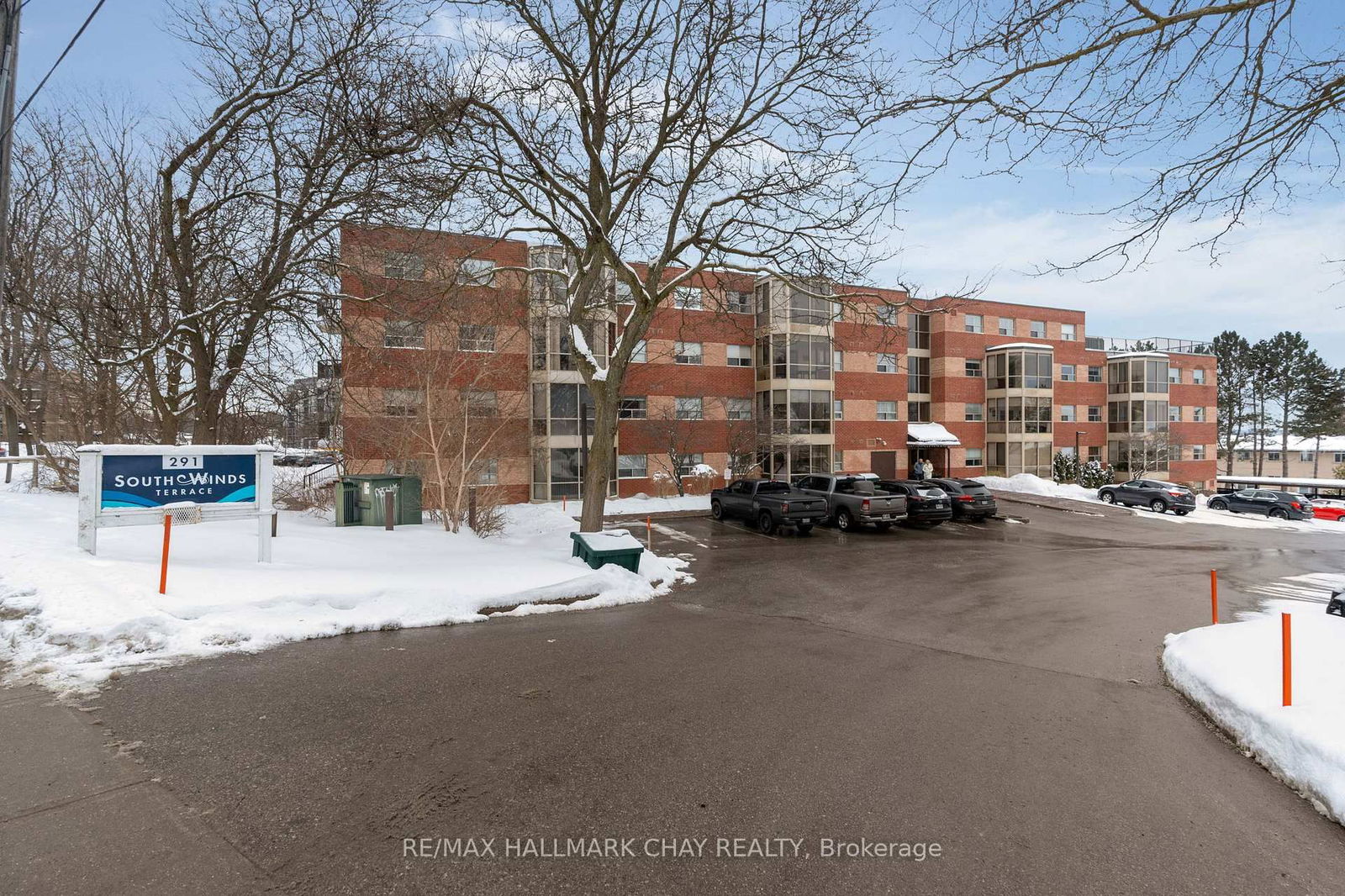 Condo sold at 208-291 Blake Street, Barrie, North Shore, L4M 1K7 - MLS: S12094319