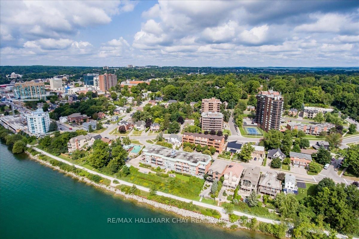 Condo for sale at 204-181 Collier Street, Barrie, City Centre, L4M 5L6 - MLS: S12096567