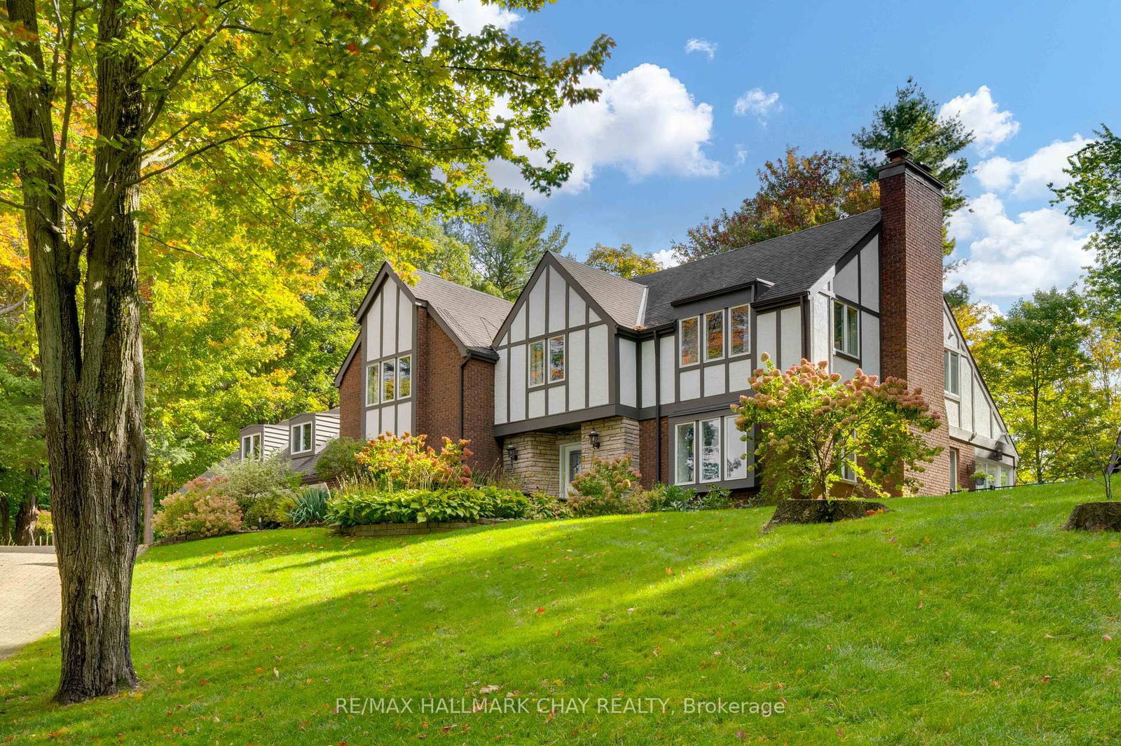 Detached House for sale at 11 Park Trail, Springwater, Midhurst, L9X 0L3 - MLS: S12097010