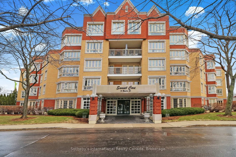 402 - 16 Raglan St, Collingwood, L9Y 4Y2 | Image 2