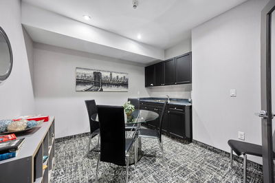 Unit 204 — 41 Ferndale Dr, Barrie - Ardagh image-0-2