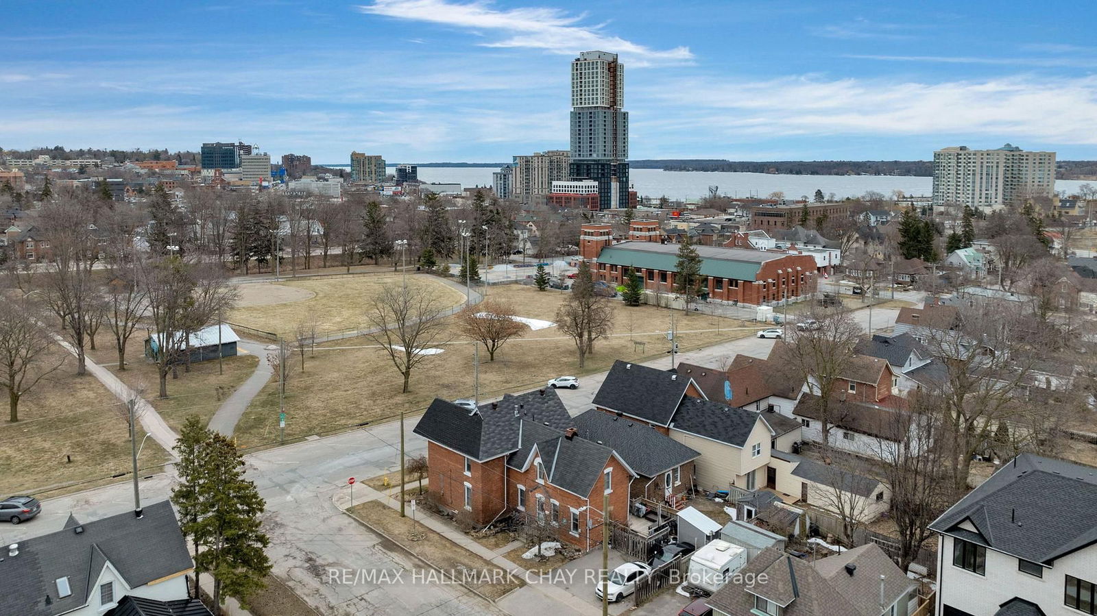 Semi-Detached House for sale at 66 Parkside Drive, Barrie, Queen's Park, L4N 1W9 - MLS: S12099787