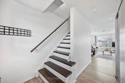 99 Courtney Cres, Barrie - Painswick South image-0-3
