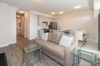 15 Rochester Dr, Barrie - Innis-Shore image-0-4