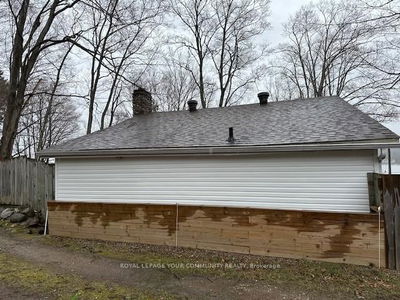 452 Champlain Rd, Penetanguishene - Penetanguishene