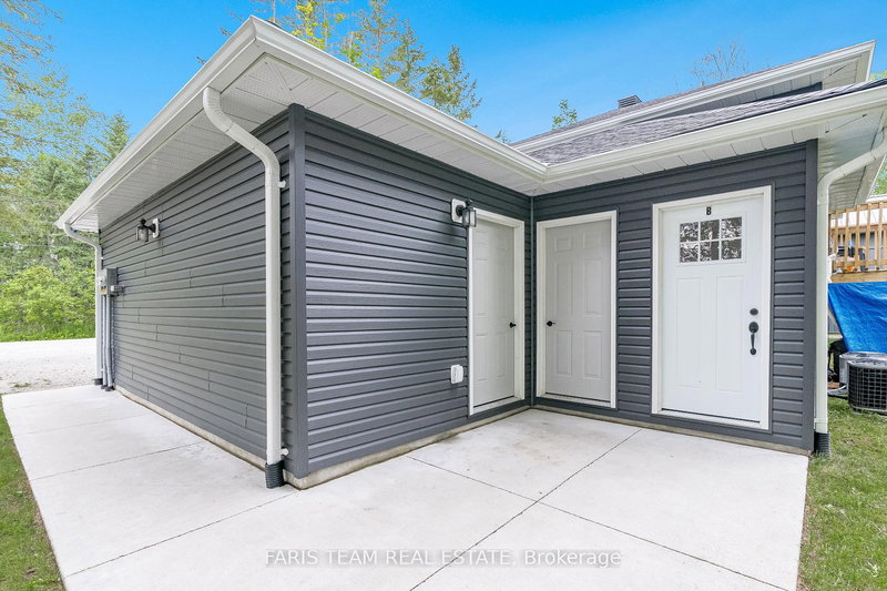 2082 Centre Ave, Severn, L3V 6H3 | Image 2