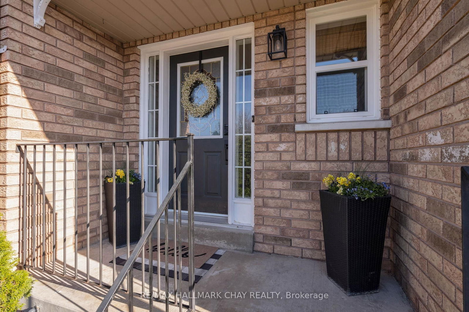 Townhouse for sale at 57 CUNNINGHAM Drive, Barrie, Ardagh, L4N 8L4 - MLS: S12102623