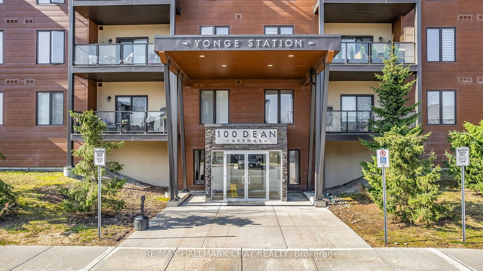 Condo for sale at 107-100 Dean Avenue, Barrie, Painswick South, L9J 0H1 - MLS: S12102802