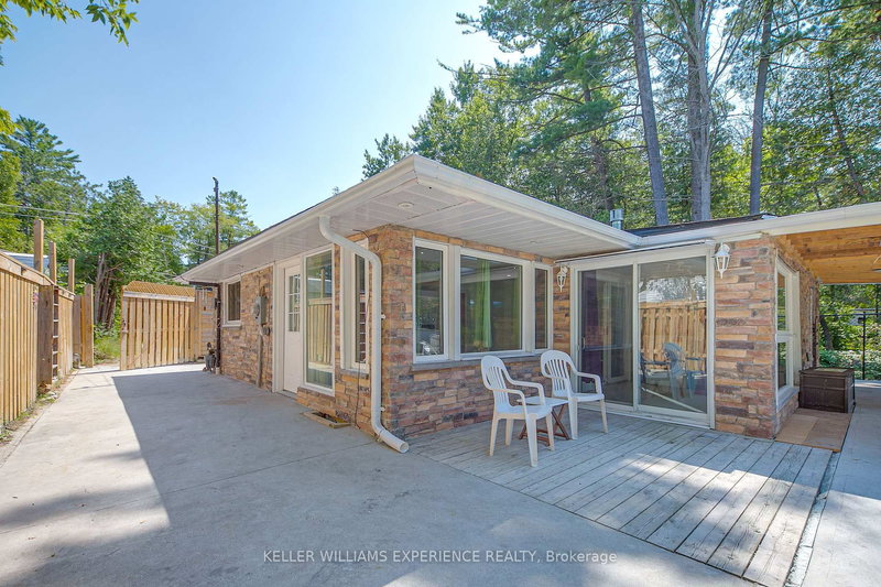 54 Homewood Ave, Wasaga Beach, L9Z 2M2 | Image 3