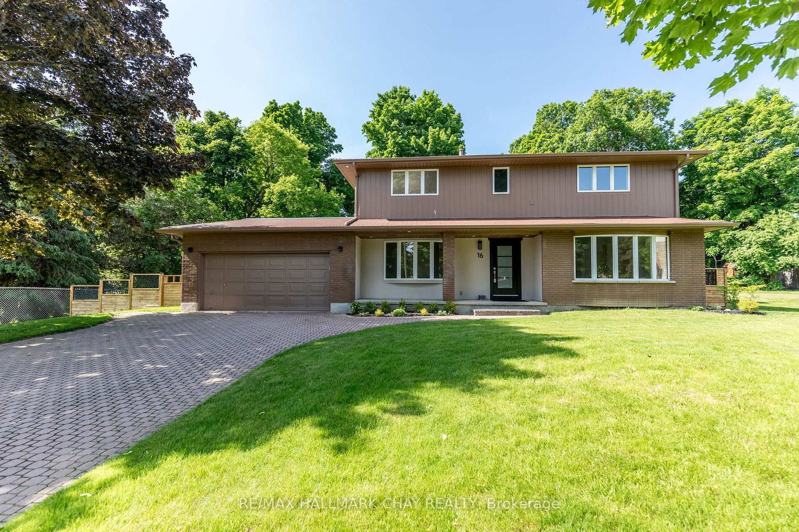 Detached House for sale at 16 Garrett Crescent, Barrie, North Shore, L4M 4R8 - MLS: S12103808