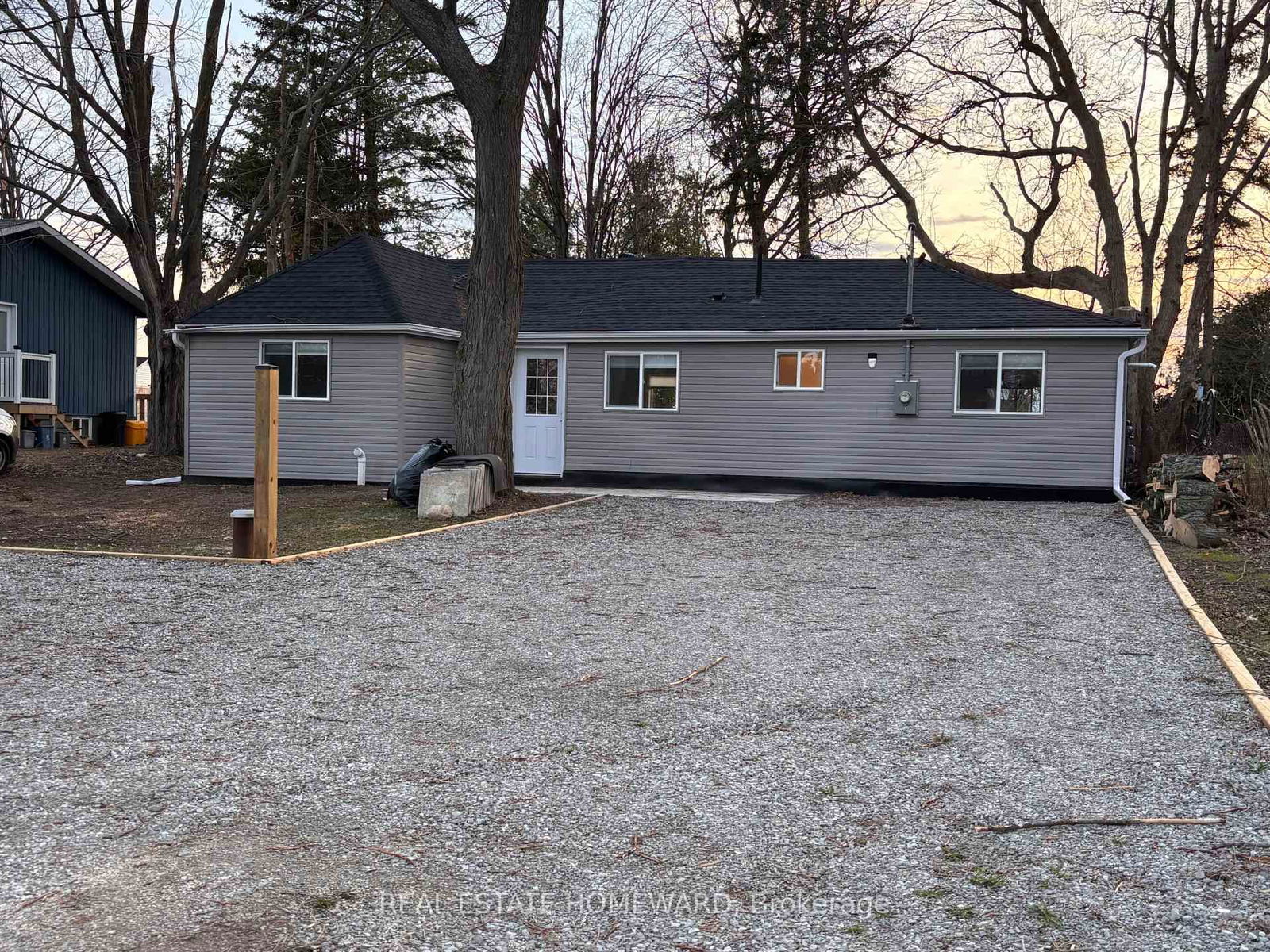 Detached House for lease at 950 Yonge Street, Barrie, Rural Barrie Southeast, L9J 0E7 - MLS: S12104178