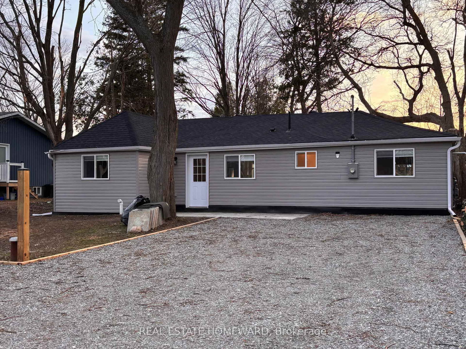 Detached House for lease at 950 Yonge Street, Barrie, Rural Barrie Southeast, L9J 0E7 - MLS: S12104178
