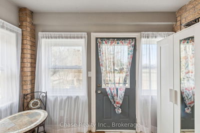 239 Yonge St, Midland - Midland image-0-2