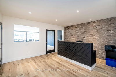 15 Collier St, Barrie - City Centre image-0-4