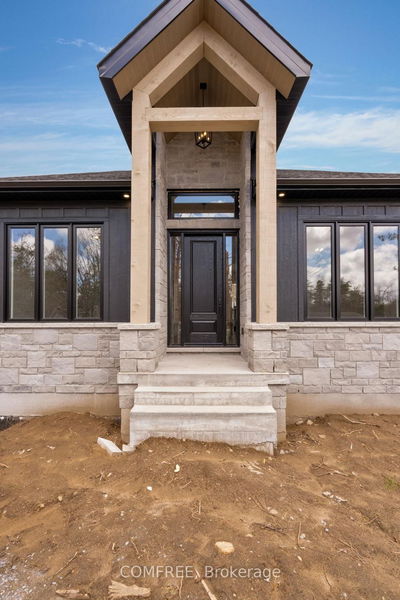 32 Alpine Way, Oro-Medonte - Horseshoe Valley image-0-3
