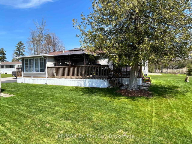 3 WHITE PINES Trail