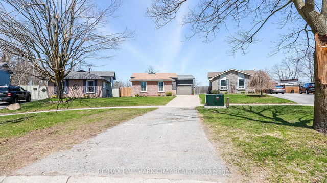 51 Christie Crescent