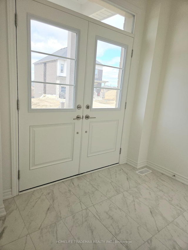 16 West Oak Trail