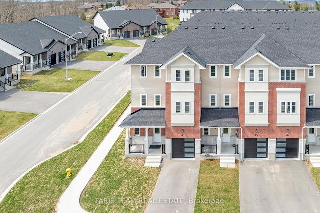 43 Lahey Crescent