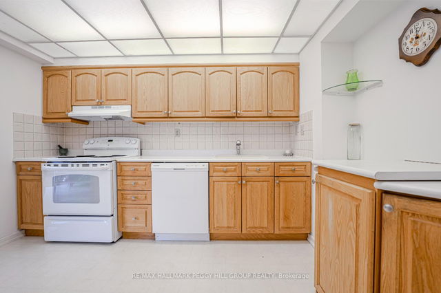 206 - 181 Collier Street