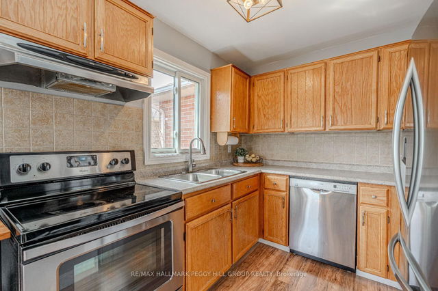 40 Grasett Crescent