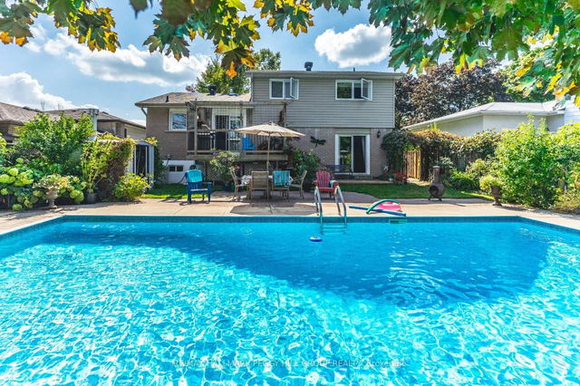 33 Porter Crescent