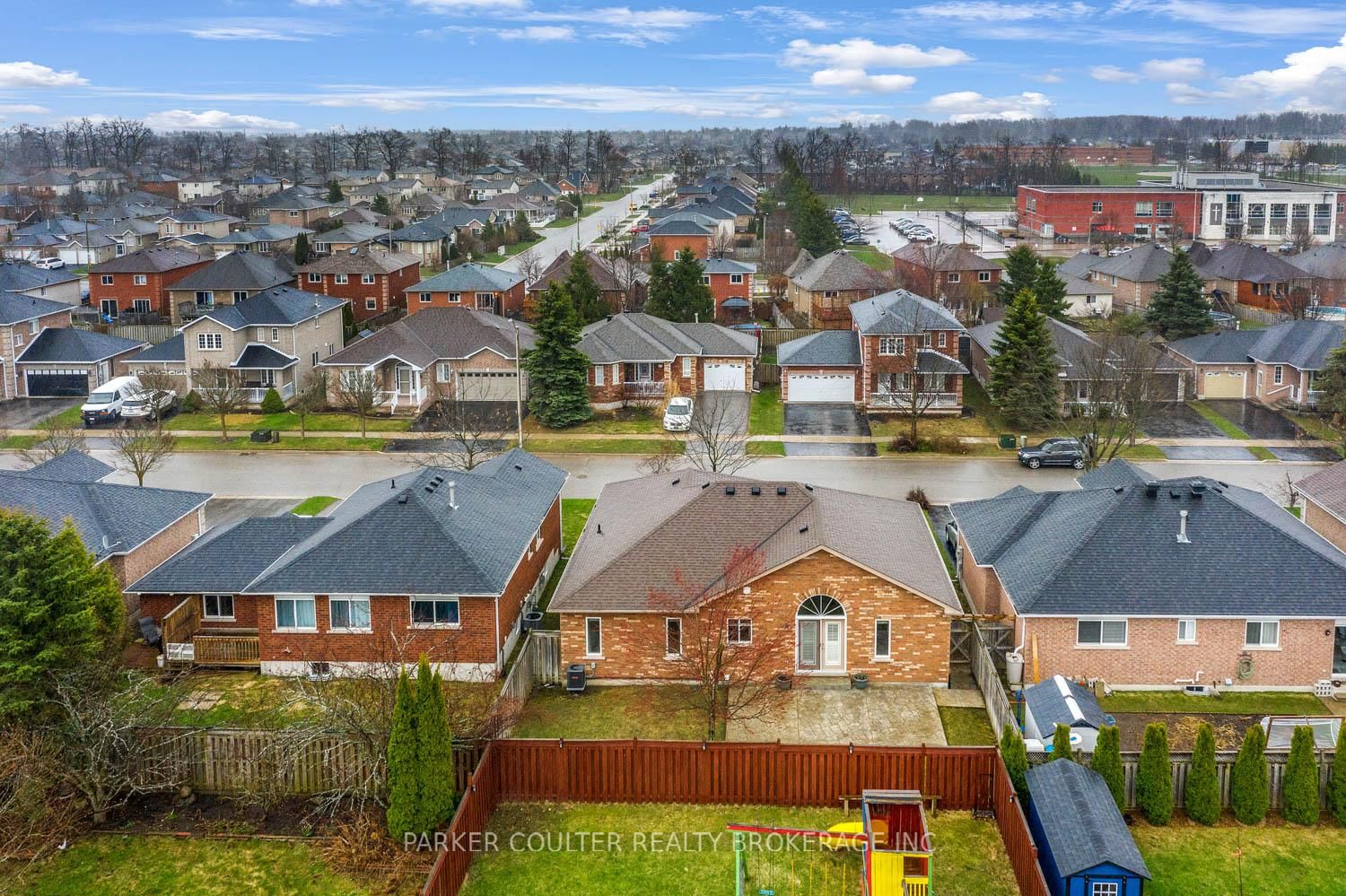 Detached House sold at 16 Player Drive, Barrie, East Bayfield, L4M 6W1 - MLS: S12110511