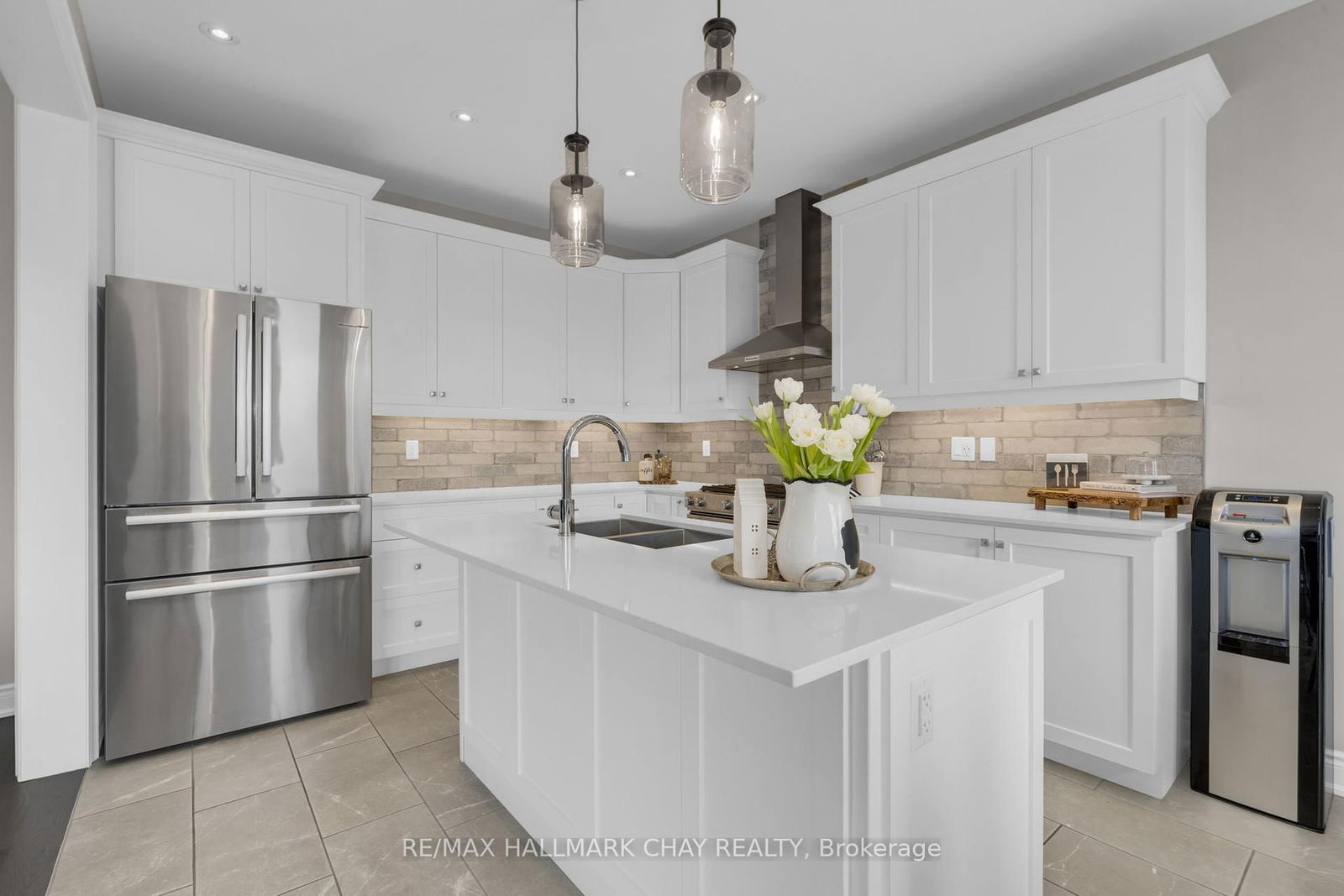 Detached House for sale at 18 Cypress Point Street, Barrie, Ardagh, L4N 6J9 - MLS: S12110583