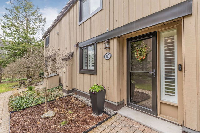 13 - 113 Escarpment Crescent