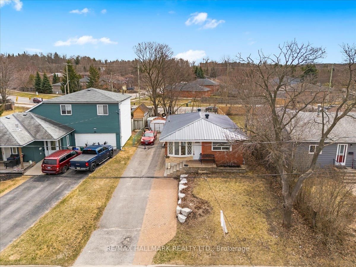 Detached House for sale at 227 Southview Road, Barrie, South Shore, L4N 3X6 - MLS: S12111178