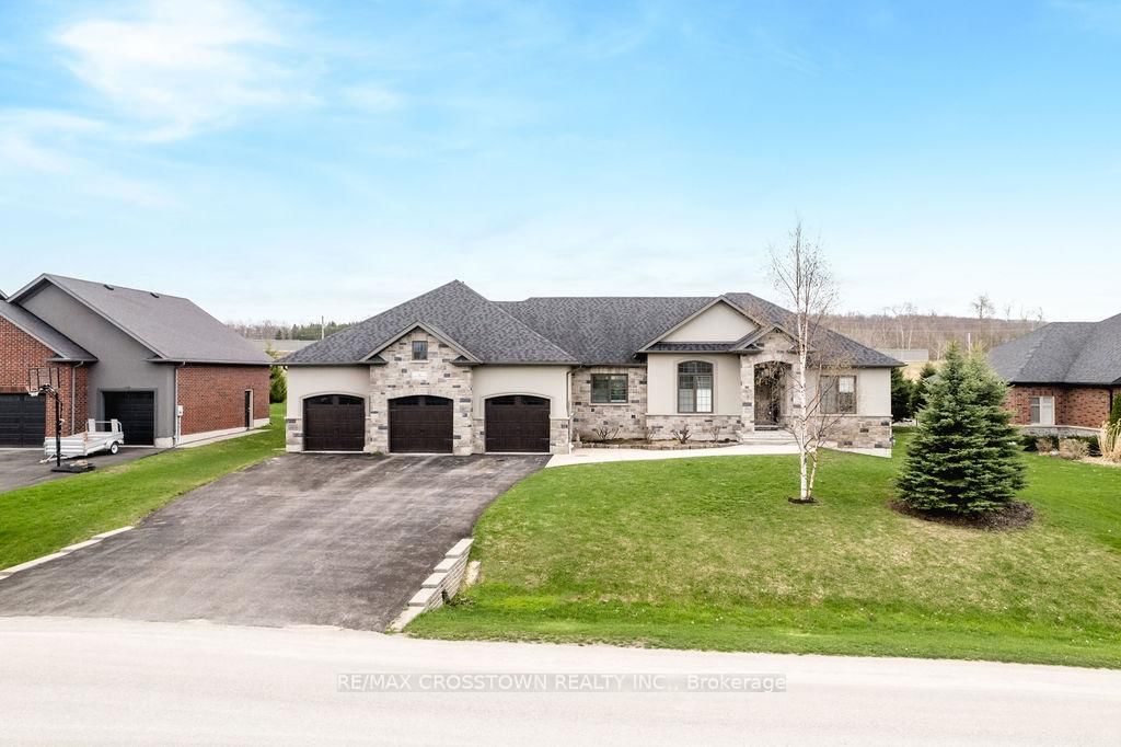Detached House for sale at 25 MENNILL Drive, Springwater, Snow Valley, L0L 1Y3 - MLS: S12111575