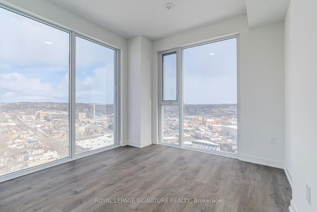 1205 - 39 Mary St Street